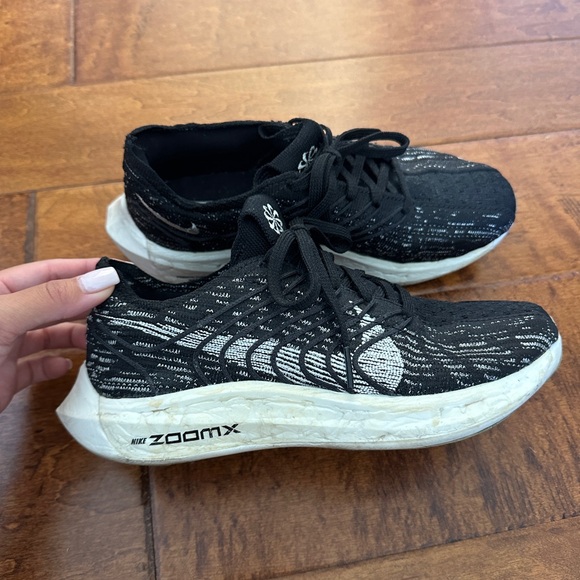 Nike women’s - Picture 1 of 5